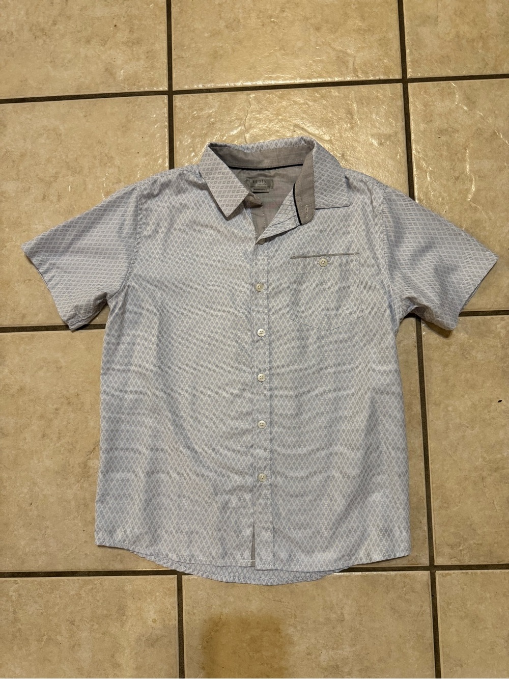 TRULY Light Blue Short-Sleeve Button-Down Shirt with Subtle Pattern